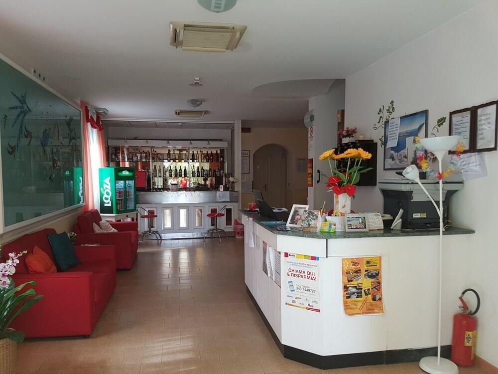 Hotel Criss Rimini Eksteriør billede